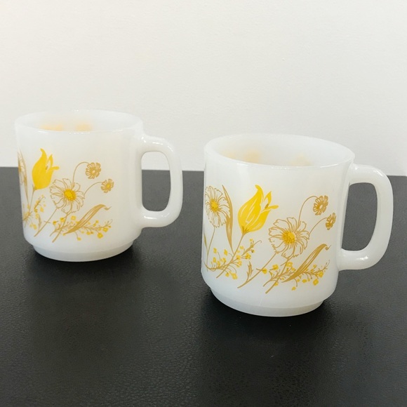 Vintage Glasbake Yellow Wild Flowers Set of 2 8oz Stackable Mugs - Picture 3 of 15